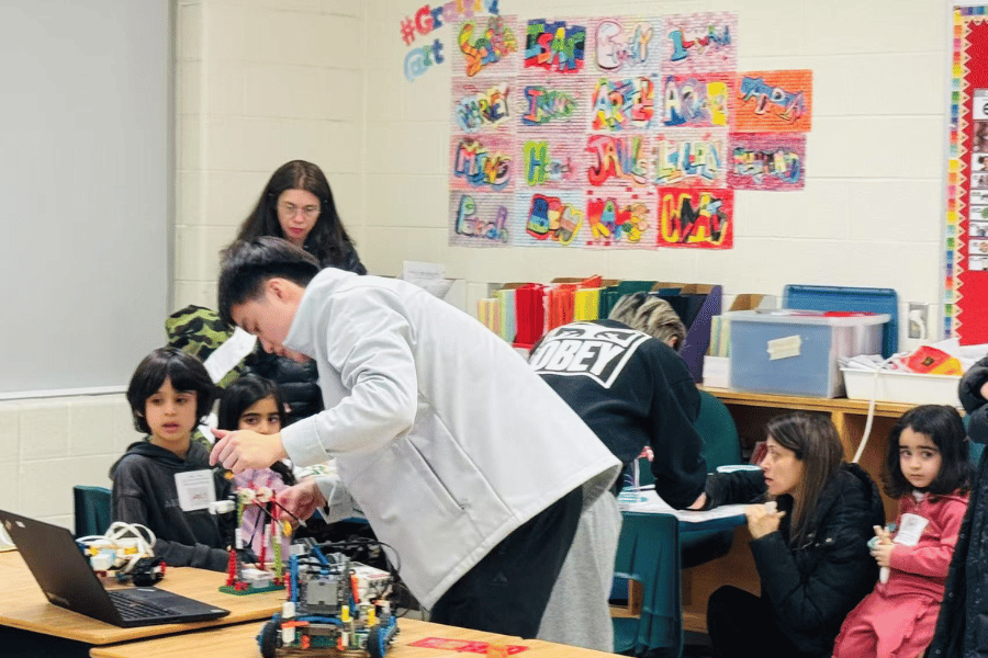 TechBlazers Ignites Innovation at Silver Stream PS STEAM Night